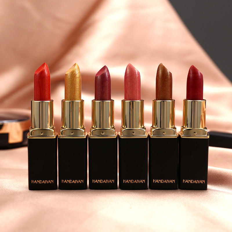 Labial metálico brillante con efecto perlado, labial que cambia de color según la temperatura.