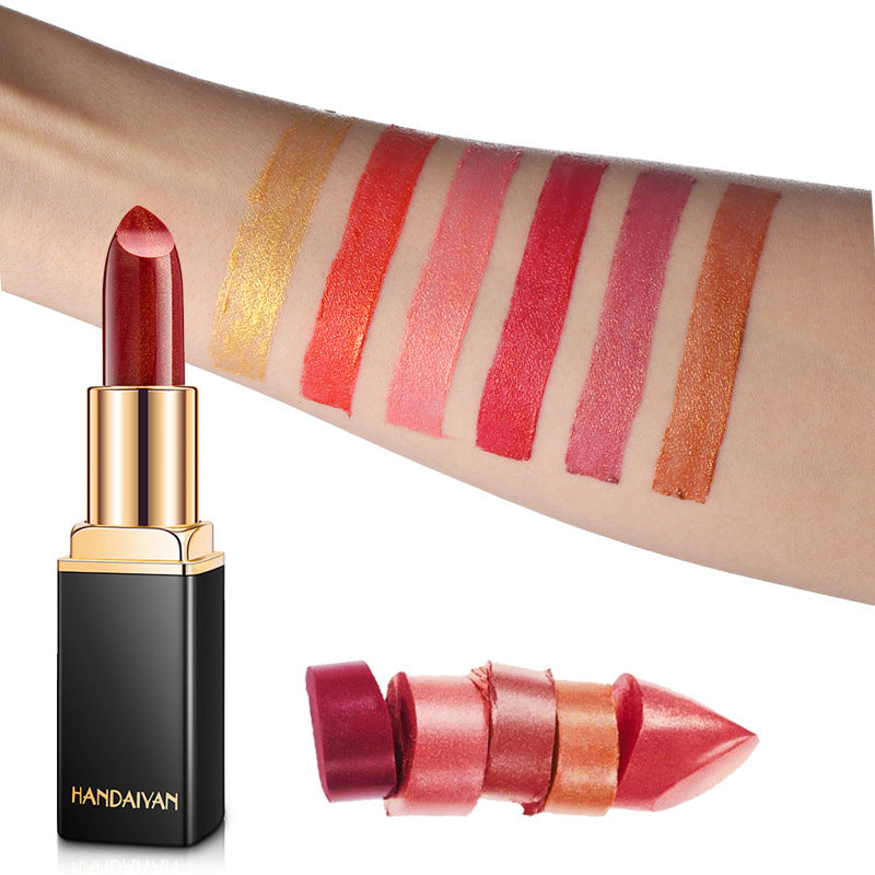 Labial metálico brillante con efecto perlado, labial que cambia de color según la temperatura.