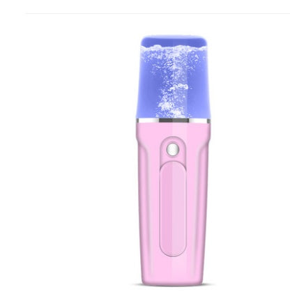 Aparato de belleza facial hidratante con banco de batería recargable por USB.