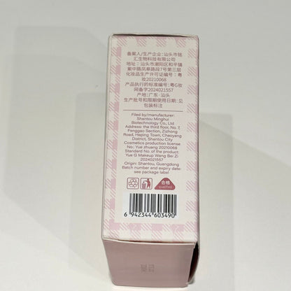 Base en cojín dos en uno, hidratante y ligera, acabado natural y transparente, maquillaje que no se apelmaza, iluminadora y correctora.